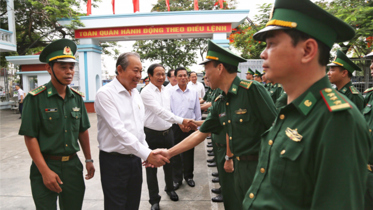 Phó TTg Trương Hòa Bình kiểm tra công tác cải cách hành chính và chống buôn lậu, gian lận thương mại tại Hải Phòng (04/07/2020)