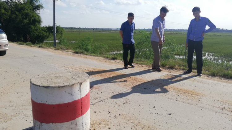 Bắc Giang: Nhiều tuyến đê “oằn lưng” cõng xe tải 40 tấn (28/7/2020)