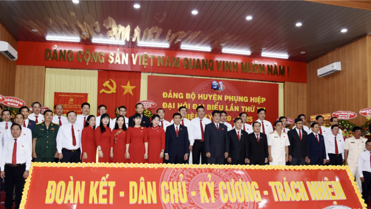 Hậu Giang: Ông Nguyễn Văn Bảy tái đắc cử Bí thư Huyện ủy Phụng Hiệp (18/07/2020)