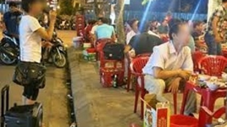 Lúng túng xử lí tình trạng karaoke loa kéo gây nhiều bức xúc ở TPHCM (13/7/2020)