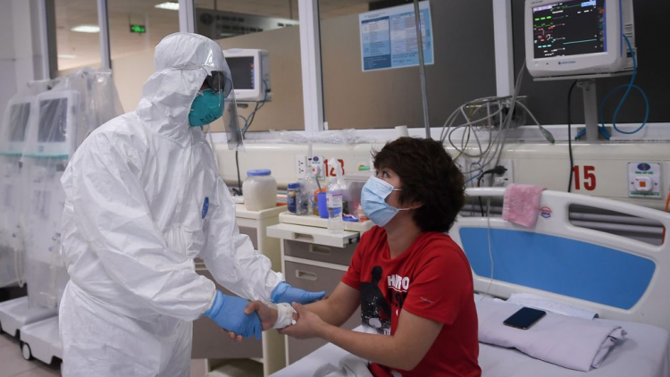 Họp Ban chỉ đạo Quốc Gia: Virus mới khiến 1 bệnh nhân nhiễm COVID-19 có thể lây cho 5-6 người (2/8/2020)