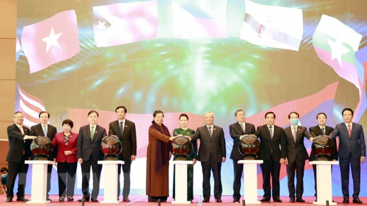 THỜI SỰ 18H CHIỀU 13/8/2020: Chủ tịch QH Nguyễn Thị Kim Ngân dự Lễ công bố trang thông tin điện tử, ứng dụng di động và bộ nhận diện của AIPA 2020