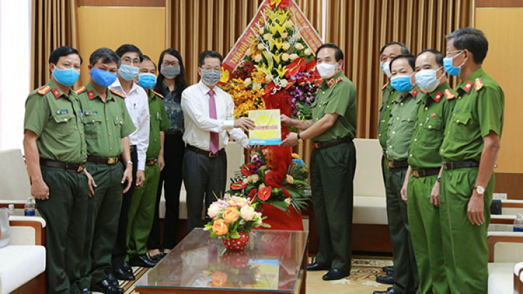 Lực lượng Công an chung tay đẩy lùi dịch bệnh Covid-19 (18/8/2020)