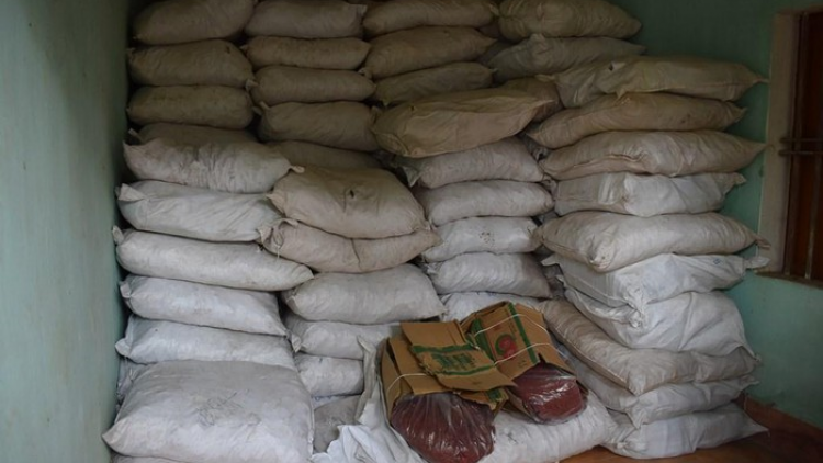 Bắt lô nguyên liệu thuốc đông y nhập lậu lớn nhất từ trước đến nay (24/9/2020)