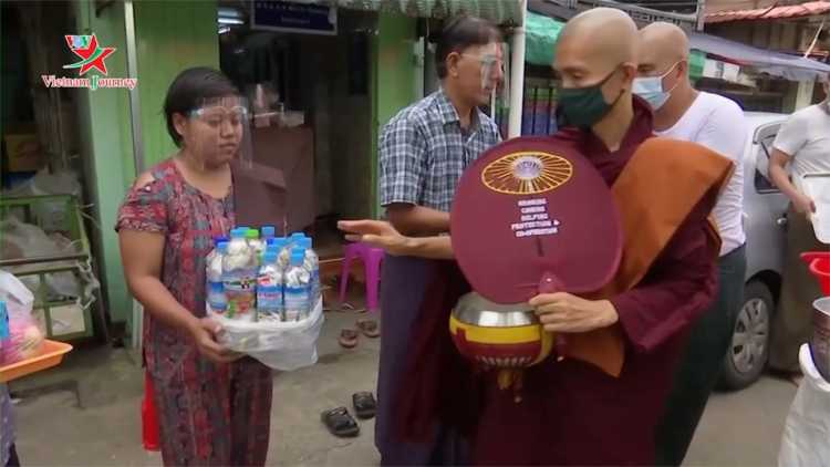 Myanmar: Vị sư tích cực kêu gọi người dân tái chế rác thải nhựa (23/9/2020)