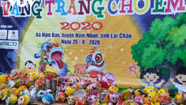 Mang Tết Trung thu từ Hà Nội lên với học sinh vùng khó Nậm Ban (28/9/2020)