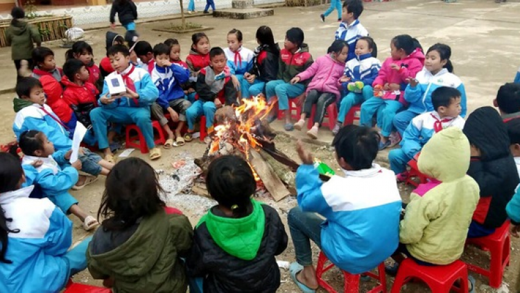 Sáng chế ấm tình thầy trò những ngày đông giá rét ở Lào Cai (14/01/2021)