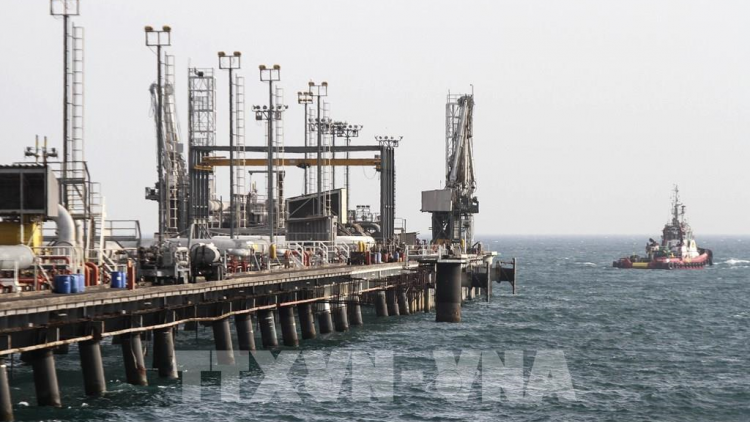 Giá dầu thế giới tăng cao, tác động tích cực đến ngành dầu khí ở Việt Nam (7/10/2021)