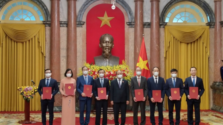 THỜI SỰ 18H CHIỀU 21/10/2021: Chủ tịch nước giao nhiệm vụ cho các Đại sứ Việt Nam nhận nhiệm vụ ở nước ngoài