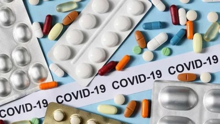 Cuộc đua tích trữ thuốc điều trị COVID-19: Nguy cơ lặp lại sai lầm của chiến lược vaccine (13/10/2021)