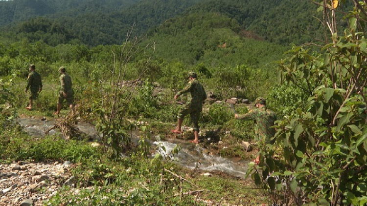 Những chiến sĩ 'vượt nắng, thắng mưa' nơi tuyến đầu chống dịch ở Thừa Thiên Huế (30/10/2021)