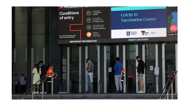 Australia: tỷ lệ tiêm 2 mũi vaccine ngừa Covid-19 đạt 70% (20/10/2021)