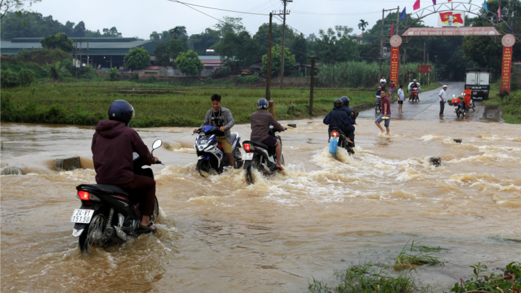 THỜI SỰ 21H30 ĐÊM 15/10/2021: Hoàn lưu  bão số 8 và mưa lớn gây nhiều thiệt hại cho các địa phương.