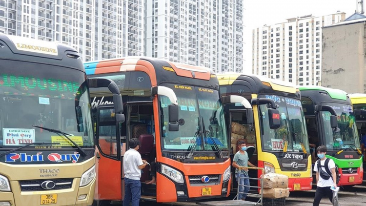 Vận tải khách liên tỉnh ảm đạm, chuyến xe 0 đồng ở TP. HCM bắt đầu hoạt động (18/10/2021)