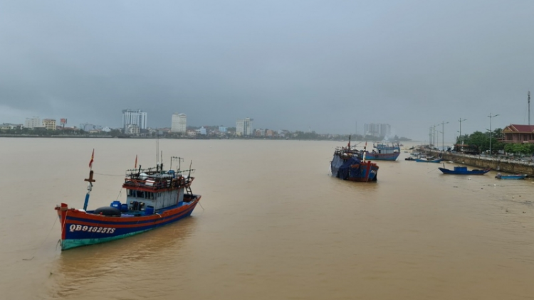 Các địa phương cấp tập chuẩn bị ứng phó bão số 8. (14/10/2021)