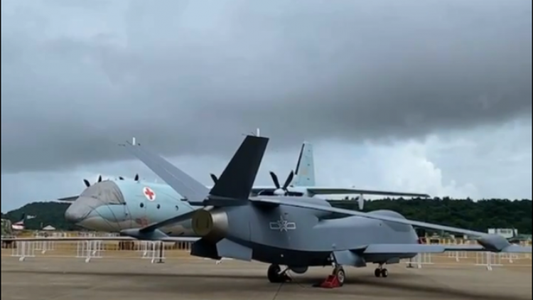 Trung Quốc: Máy bay không người lái hiện đại lần đầu tiên ra mắt công chúng (1/10/2021)