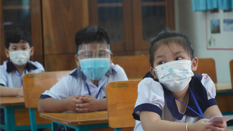 TP. Hồ Chí Minh: Phụ huynh, học sinh cuối cấp mong sớm được đến trường (3/11/2021)