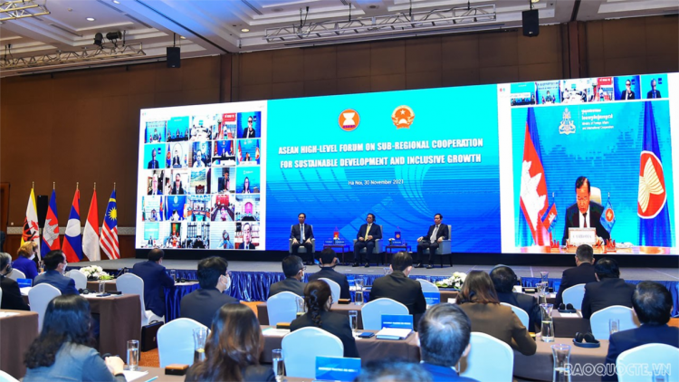 ASEAN thúc đẩy hợp tác tiểu vùng vì tăng trưởng bao trùm và phát triển bền vững (01/12/2021)