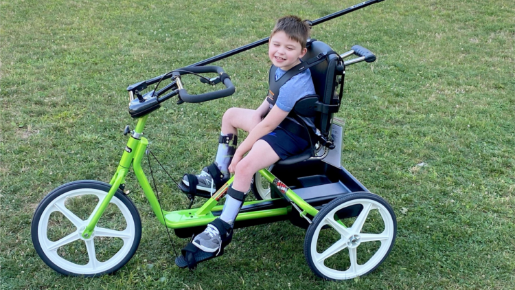 Mỹ: Những chiếc xe đạp đặc biệt mang niềm vui đến trẻ khuyết tật (12/12/2021)