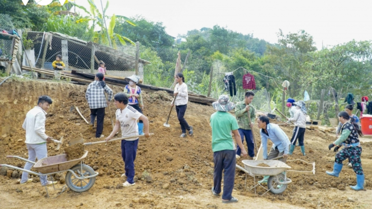 Hơn 1.000 hộ nghèo ở Điện Biên Đông sẽ có nhà mới trước Tết Nguyên đán 2022 (16/12/2021)