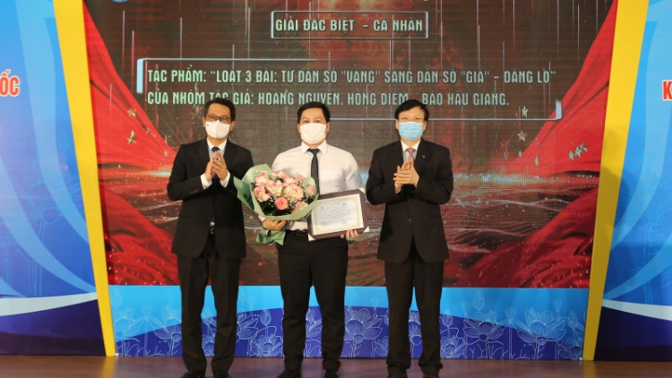 33 tác phẩm đạt Giải báo chí toàn quốc về công tác dân số (15/12/2021)