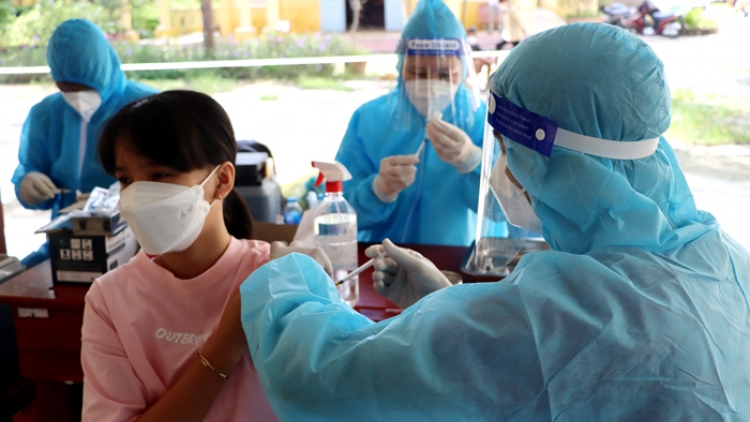 Đồng Tháp: Triển khai nhiều biện pháp tiêm vaccine phòng COVID-19 cho người dân (22/12/2021)
