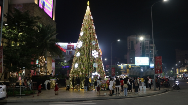 Giáng sinh ấm áp ở cố đô Huế (24/12/2021)