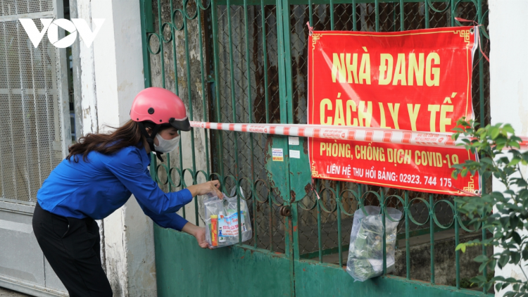 Cần Thơ - F0 yên tâm vì có đội tình nguyện hỗ trợ điều trị, đi chợ hộ hằng ngày (13/12/2021)