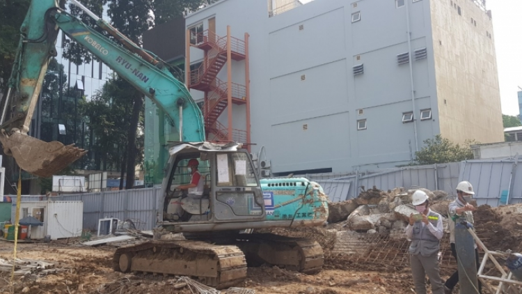 TPHCM: Công trình số 39 Phạm Ngọc Thạch bị dân tố cáo chiếm đất hẻm dân sinh (6/12/2021)