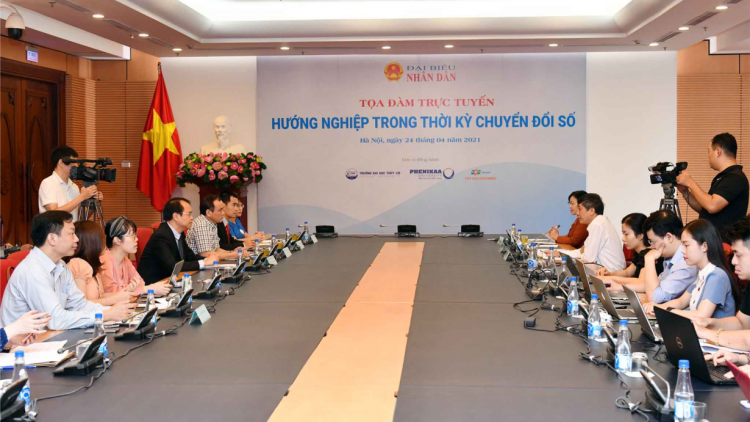 Tọa đàm giúp học sinh chọn ngành nghề trong thời kỳ chuyển đổi số (24/04/2021)