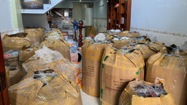 Cả kho mũ bảo hiểm giả nhãn hiệu trị giá hàng chục tỷ đồng bị bắt giữ (16/4/2021)