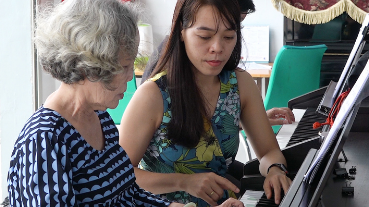 Lớp dạy piano đặc biệt dành cho người cao tuổi tại TP HCM(15/04/2021)