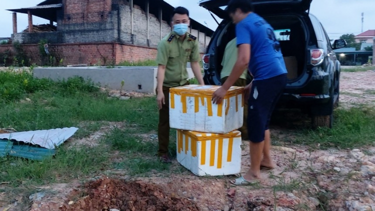 Quảng Ninh: phát hiện và xử lý thực phẩm không nhãn mác (27/05/2021)