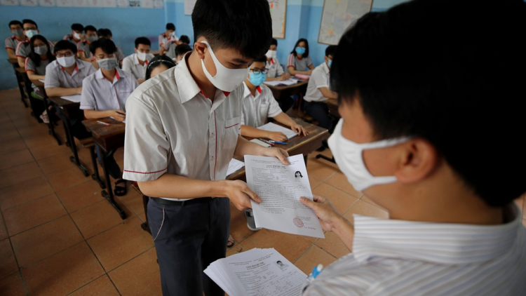 THỜI SỰ 18H CHIỀU 10/5/2021: Thí sinh bị mắc COVID-19 sẽ được đặc cách xét tốt nghiệp nếu không thể dự thi.