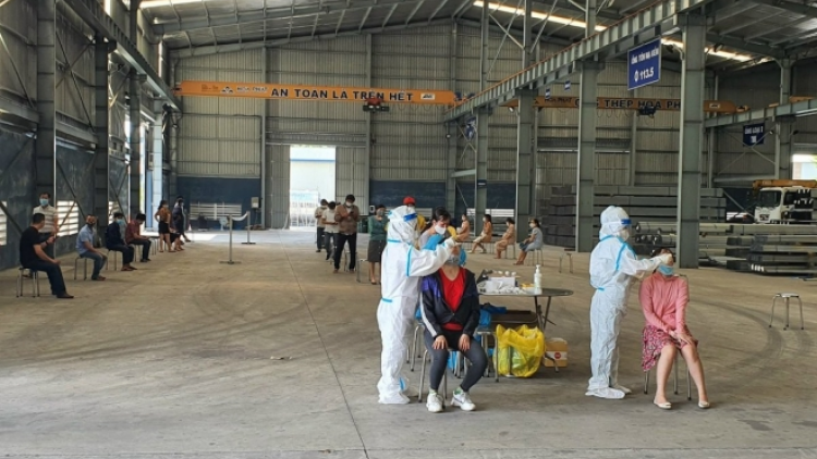 THỜI SỰ 12H TRƯA 25/5/2021: Kiên quyết dừng hoạt động các nhà máy, xí nghiệp không
đảm bảo an toàn dịch Covid-19