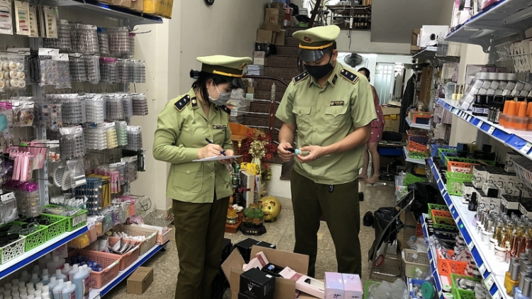 Quảng Ninh: Phạt chủ tài khoản bán mỹ phẩm lậu qua mạng xã hội (15/6/2021)