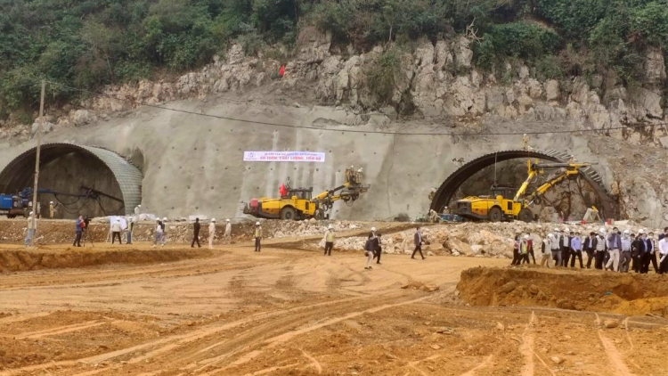 Gỡ khó nguồn cung vật liệu cho cao tốc Bắc Nam: Cần sự chủ động tích cực (22/06/2021)