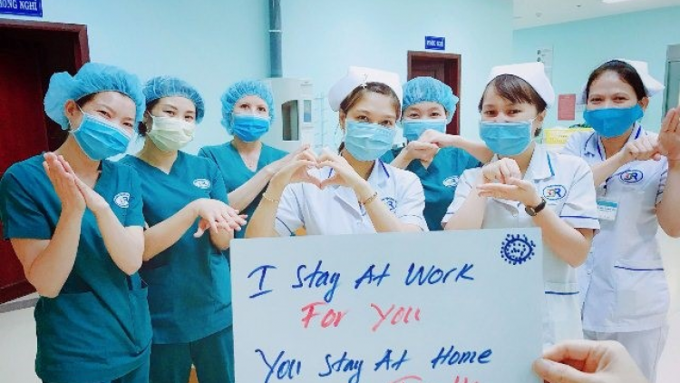 Cần hàng lang pháp lý và cơ chế thuận lợi để cán bộ, nhân viên y tế yên tâm chống dịch (23/07/2021)