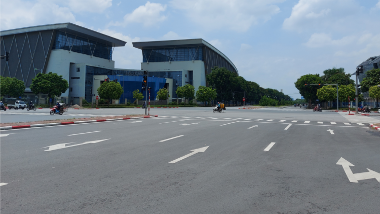 Hà Nội: Người dân với ngày đầu giãn cách xã hội theo Chỉ thị 16 (24/07/2021)