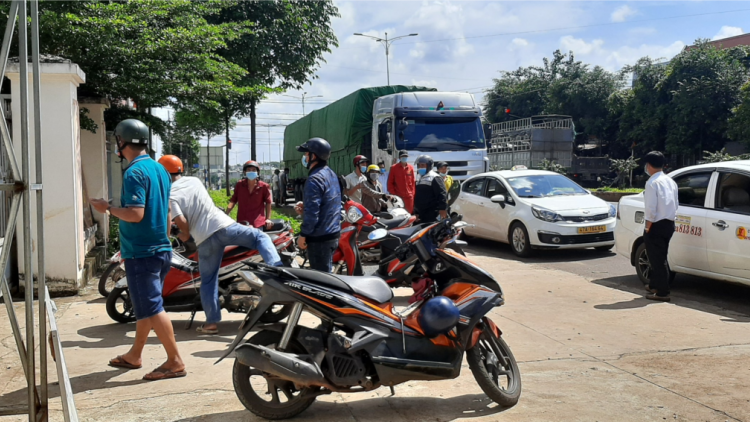 Đắk Lắk: Cấp nhỏ giọt “Giấy thông hành” âm tính, tài xế xe tải như ngồi đống lửa (10/7/2021)