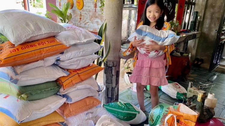 Góp rau củ, cá tươi ngon gửi vào TP.HCM, tình nghĩa đồng bào chạm đến trái tim mọi người (10/7/2021)