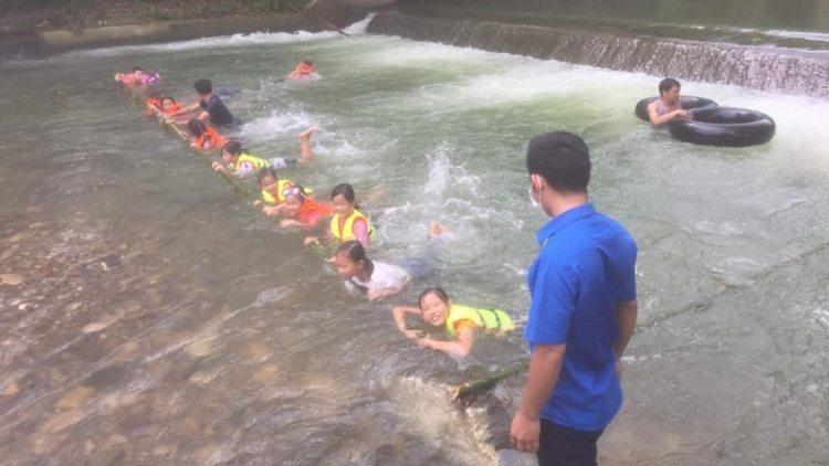 Thiết thực mô hình dạy trẻ phòng đuối nước tại các bản làng vùng cao Bắc Kạn (22/07/2021)