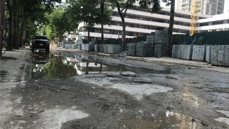 Hà Nội: Phố Nguyễn Xuân Linh xuống cấp nghiêm trọng không có đơn vị nào chịu trách nhiệm sửa chữa (18/07/2021)