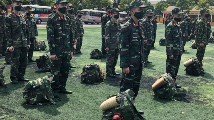 Cuộc chia tay của các y bác sỹ quân đội lên đường vào vùng dịch (7/8/2021)