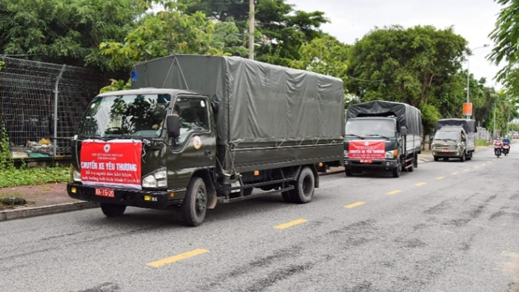 Kiên Giang: Những chuyến xe nghĩa tình đến với đồng bào vùng dịch TPHCM và Bình Dương (30/8/2021)