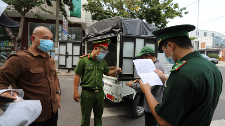Đà Nẵng: Nhiều bất cập trong việc cấp giấy thông hành (5/8/2021)