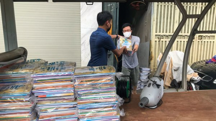 Thành phố Hồ Chí Minh: Khó khăn trong vận chuyển SGK đến các trường (28/8/2021)