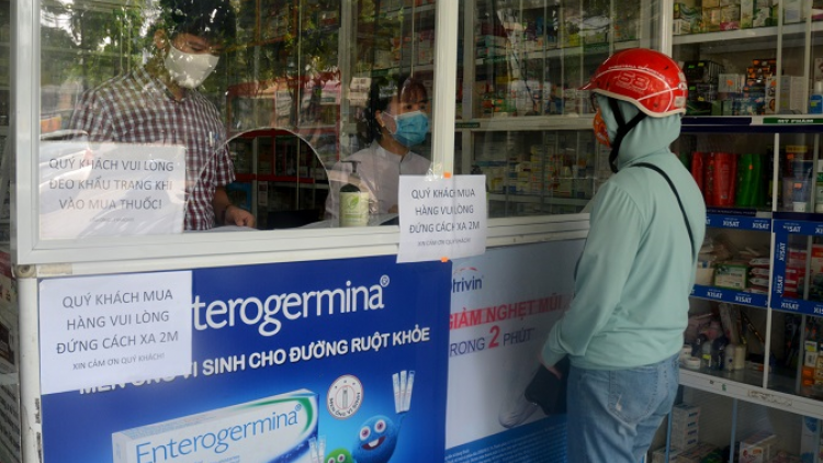 Nâng mức cảnh báo phòng dịch tại nhà thuốc: Chủ động kiểm soát Covid-19 ngoài cộng đồng (Ngày 01/08/2021)
