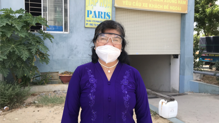 Bác sĩ về hưu xung phong đi chống dịch (14/08/2021)