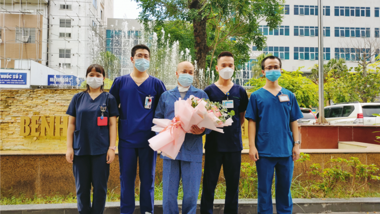 Lần đầu tiên Hà Nội điều trị thành công ca Covid-19 bằng ECMO (17/9/2021)